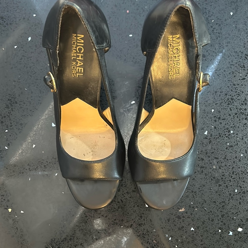 EUC Michael Kors Pumps